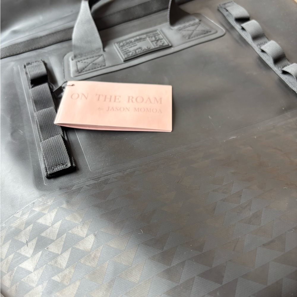Jason Momoa On The Roam Black Men's Dirt Bag - Picture 5 of 15